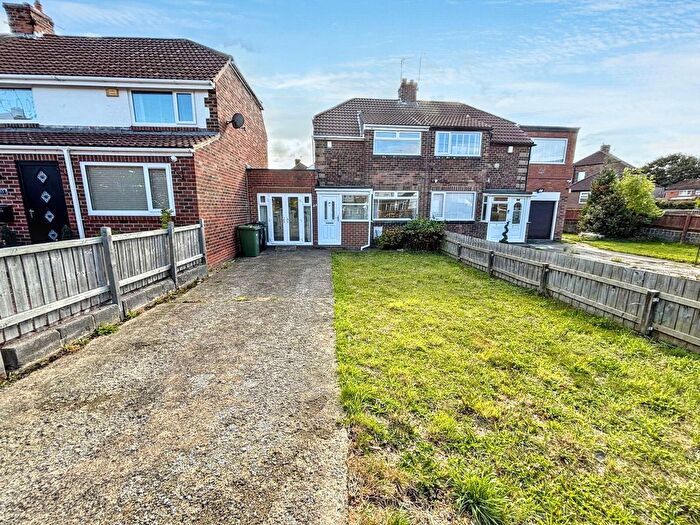 3 Bedroom Semi-Detached House For Sale In Alwinton Gardens, Gateshead, NE11