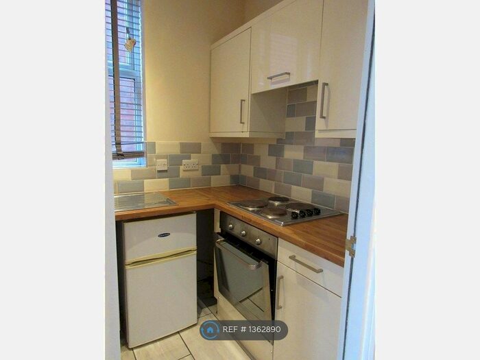 Studio To Rent In Connaught Road, Derby, DE22