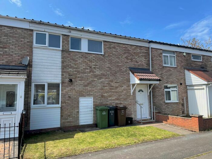 3 Bedroom Town House To Rent In Dove Way, Smith's Way, Birmingham, West Midlands, B36