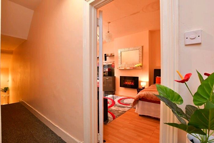 1 Bedroom Studio To Rent In Goldstone Villas, Hove, BN3