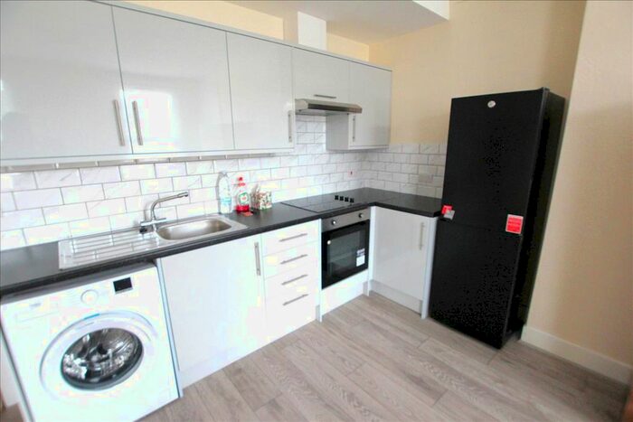 2 Bedroom Flat To Rent In The Avenue, Tottenham, London, N17