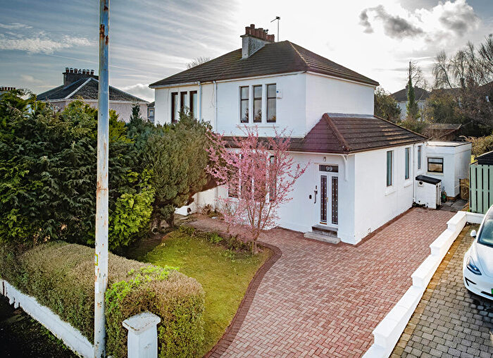 4 Bedroom Semi Detached House For Sale In Dukes Road, Burnside, Glasgow, G73