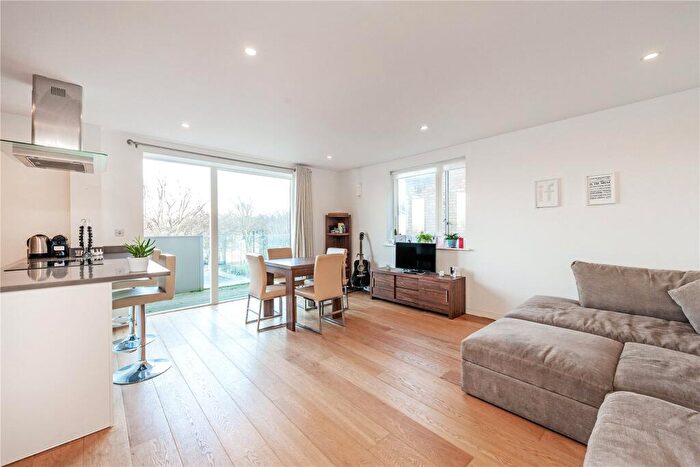 2 Bedroom Flat To Rent In Copenhagen Street, Kings Cross, N1