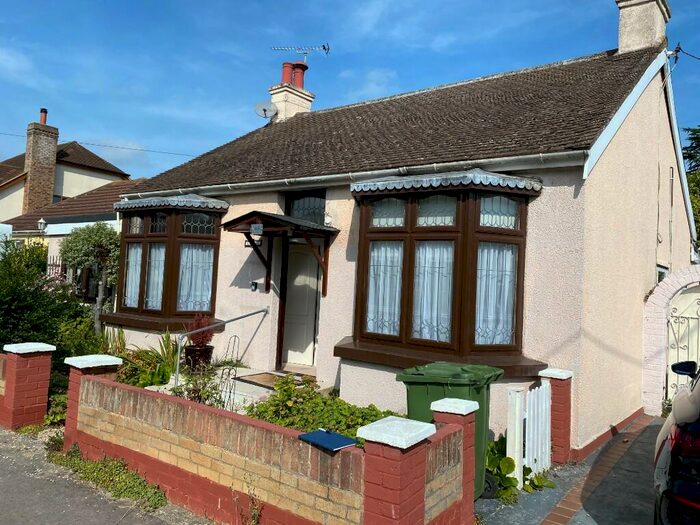 3 Bedroom Detached Bungalow To Rent In Samuel Road, Basildon, Essex, SS16