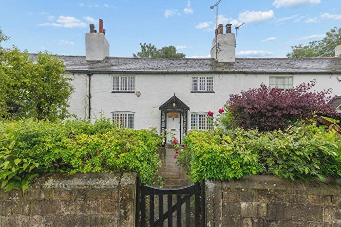 3 Bedroom Terraced House For Sale In The Crescent, Worsley, M28