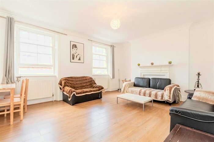 3 Bedroom Flat To Rent In Earls Court Road, London, SW5