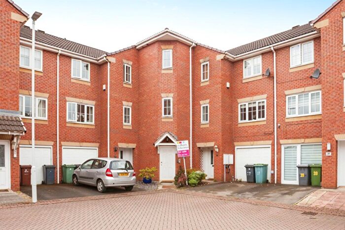 1 Bedroom Flat For Sale In Kensington Way, Leeds, LS10