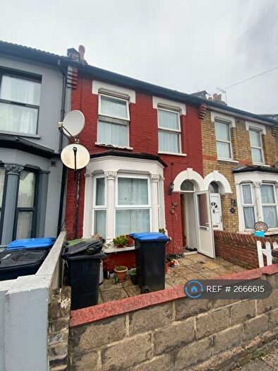 4 Bedroom Terraced House To Rent In Haselbury Road, London, N18