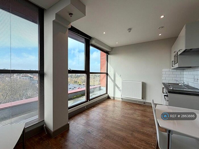 Studio To Rent In Week Street, Maidstone, ME14