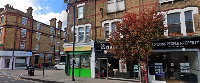 Studio To Rent In Roman Road, Bethnal Green, London, E2