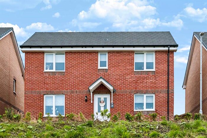 3 Bedroom Detached House For Sale In Middlerig Avenue, Reddingmuirhead, FK2