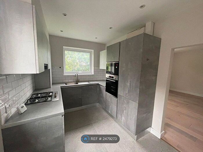 2 Bedroom Flat To Rent In Murray House, London, NW7