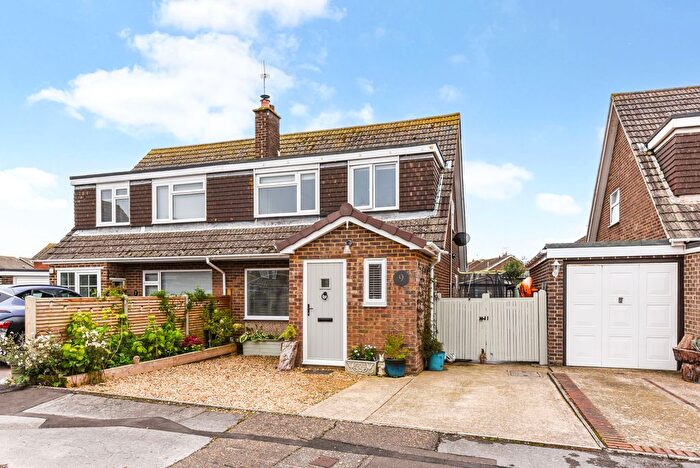 3 Bedroom Semi-Detached House For Sale In Ferndown Gardens, Felpham, PO22