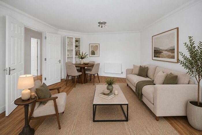 2 Bedroom Flat For Sale In Charters Road, Sunningdale, SL5