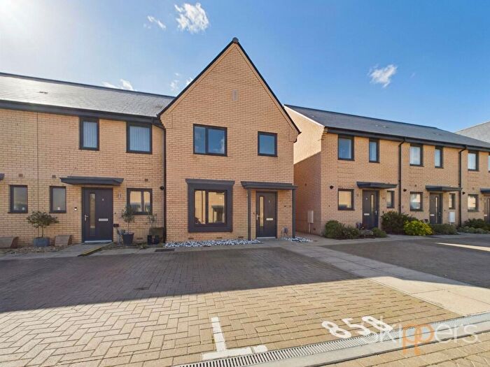 3 Bedroom Semi Detached House For Sale In Moggridge Close, Folkestone, CT20