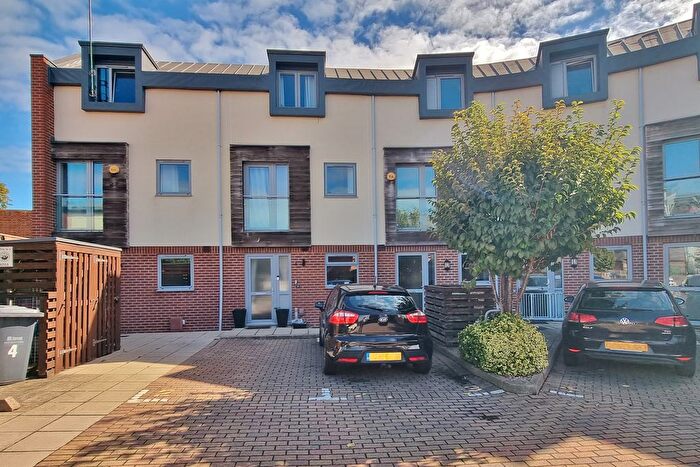 3 Bedroom Terraced House For Sale In Finley Place, Havant, PO9