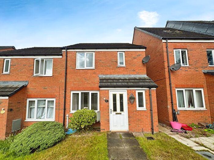 3 Bedroom Semi-Detached House To Rent In Sutherland Road, Heywood, OL10