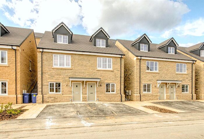 2 Bedroom Semi Detached House For Sale In Pen-Y-Ghent Road, Skipton, BD23