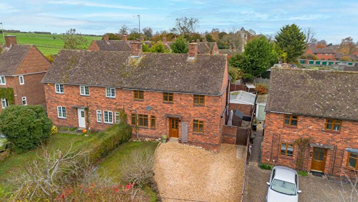 4 Bedroom Semi Detached House For Sale In Plough Lane, Bishops Itchington, Southam, CV47