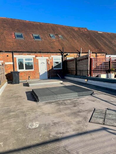 3 Bedroom Maisonette To Rent In Hale Lane, Edgware, HA8