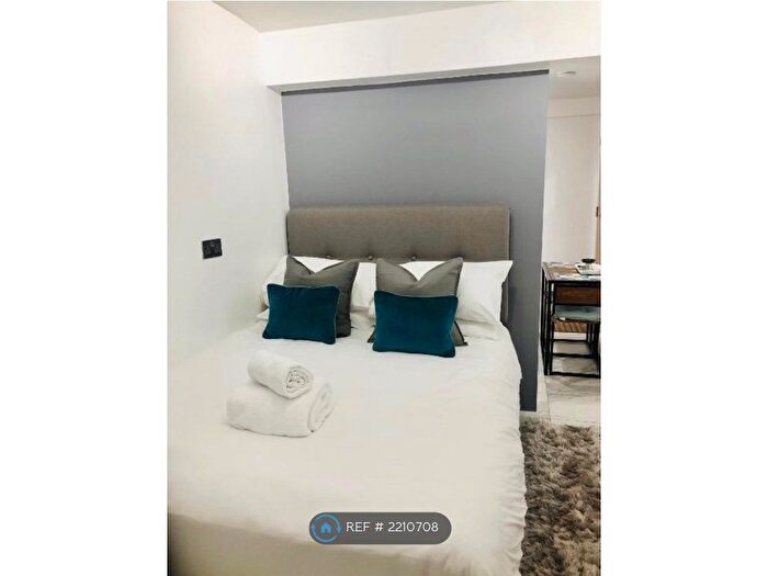 Studio To Rent In Blenheim Road, Kidlington, OX5