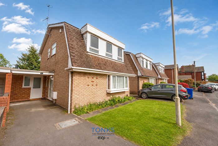 4 Bedroom Detached House For Sale In Alder Grove, Halesowen, B62