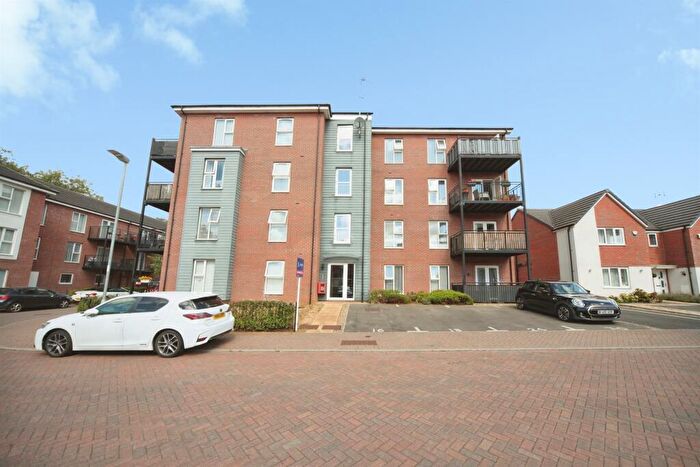 2 Bedroom Apartment For Sale In Bagshawe Way, Dunstable, LU5