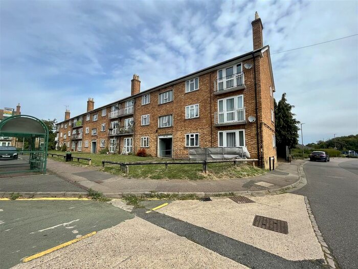 2 Bedroom Flat To Rent In Bentley Road, Hertford, SG14