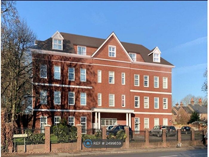 1 Bedroom Flat To Rent In Station Road, Loudwater, High Wycombe, HP10