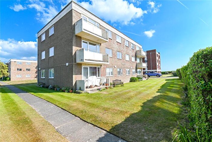 3 Bedroom Apartment For Sale In Haven Court, Cornwallis Road, Milford On Sea, Hampshire, SO41