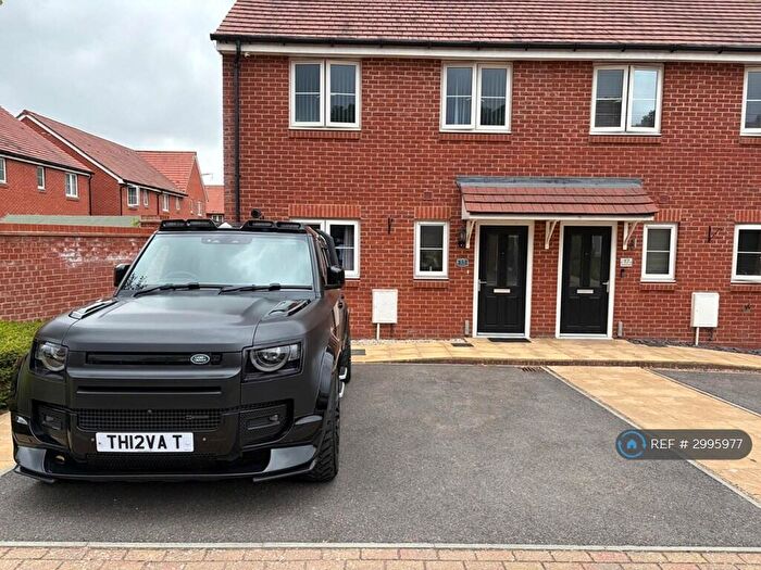 3 Bedroom Semi-Detached House To Rent In Ullswater Road, Crawley, RH10