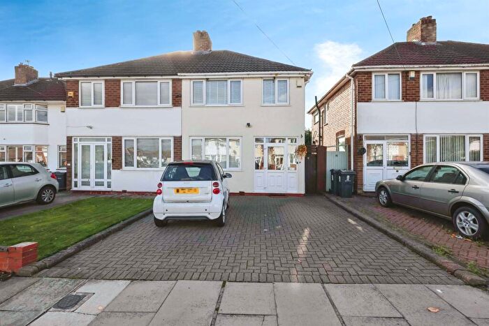 3 Bedroom Semi Detached House For Sale In Rosecroft Road, Birmingham, B26