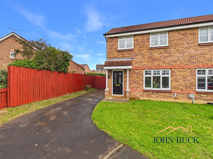 3 Bedroom Semi-Detached House For Sale In Penyghent Way, Blackfell, Washington, NE37