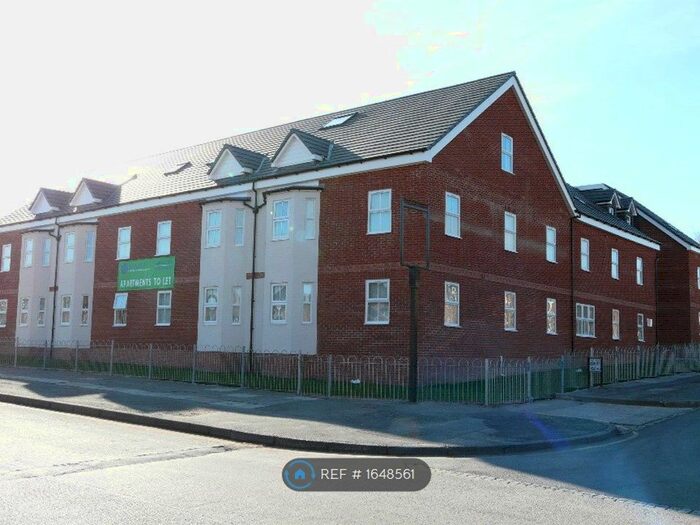 2 Bedroom Flat To Rent In Woodchurch, Merseyside, CH49