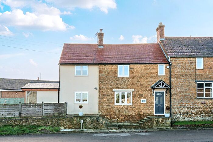 3 Bedroom Cottage For Sale In Chapel Lane, Little Bourton, OX17