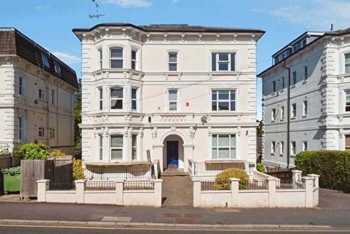 1 Bedroom Flat For Sale In Upper Grosvenor Road, Tunbridge Wells, TN1