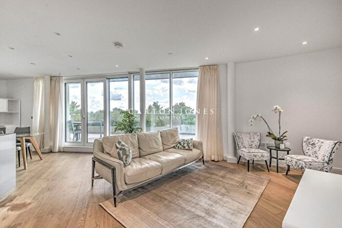 3 Bedroom Apartment To Rent In Altissima House, Vista Chelsea Bridge, London, SW11
