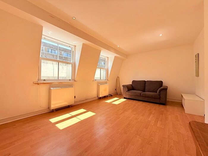 1 Bedroom Flat To Rent In Pembroke Road, London, W8