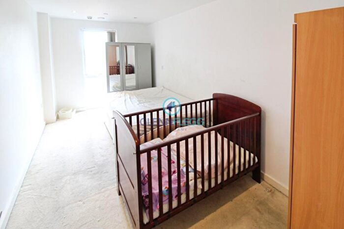 2 Bedroom Flat To Rent In Slough Station, Lexington Apartments, SL2
