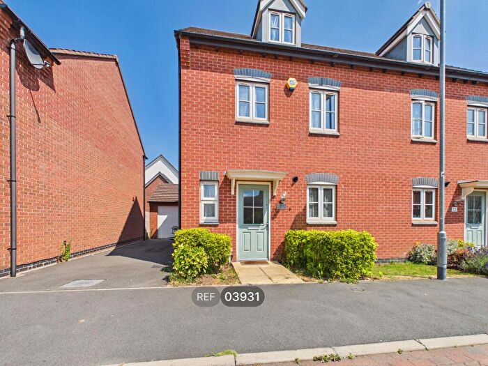 4 Bedroom Semi-Detached House To Rent In , Crown Street, Nottingham, NG15