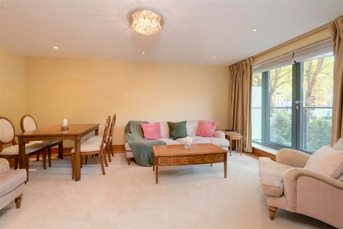 3 Bedroom Flat To Rent In Maida Vale, London, W9