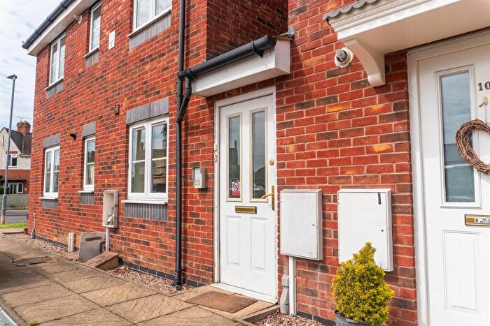 2 Bedroom Flat To Rent In Central Avenue, Lutterworth, LE17