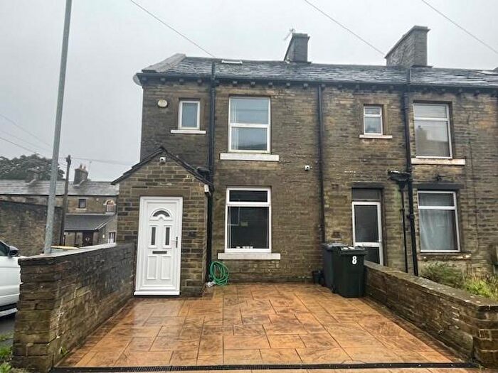 2 Bedroom End Of Terrace House To Rent In Albert Street, Queensbury, Bradford, BD13