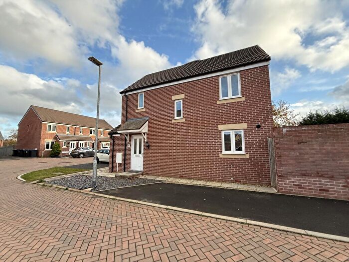 3 Bedroom End Of Terrace House To Rent In Bryant Close, Chippenham, SN15