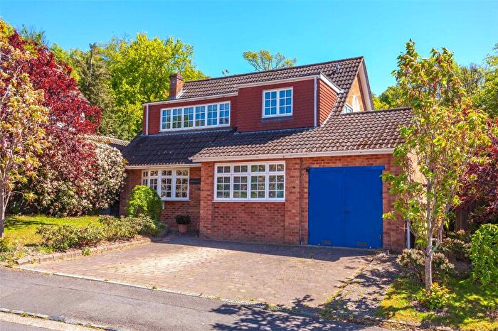 4 Bedroom Detached House For Sale In Squirrel Rise, Marlow, Buckinghamshire, SL7