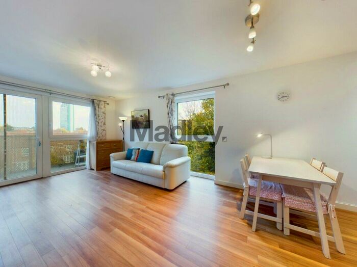 2 Bedroom Flat To Rent In Naomi Street, London, SE8