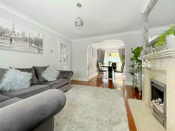 3 Bedroom Terraced House For Sale In Sutherland Gardens, Rainham, Kent, ME8