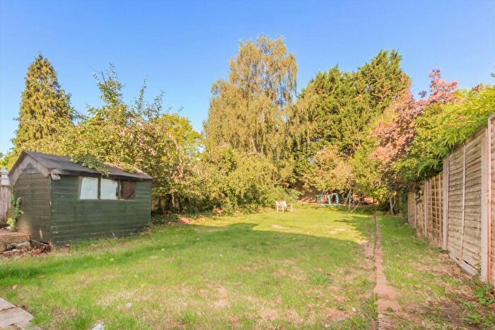 1 Bedroom Semi-Detached House To Rent In Elgar Avenue, Surbiton, KT5