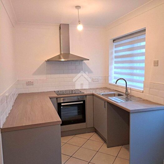 4 Bedroom Semi-Detached House To Rent In Anston Avenue, Worksop, S81