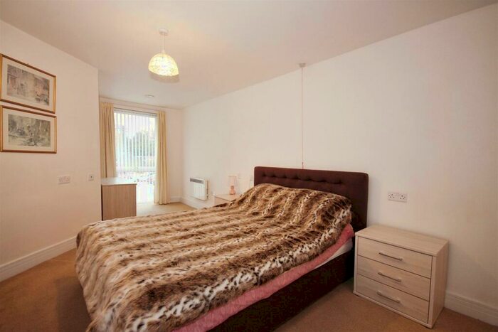 1 Bedroom Apartment For Sale In Wilton Court, Southbank Road, Kenilworth, CV8